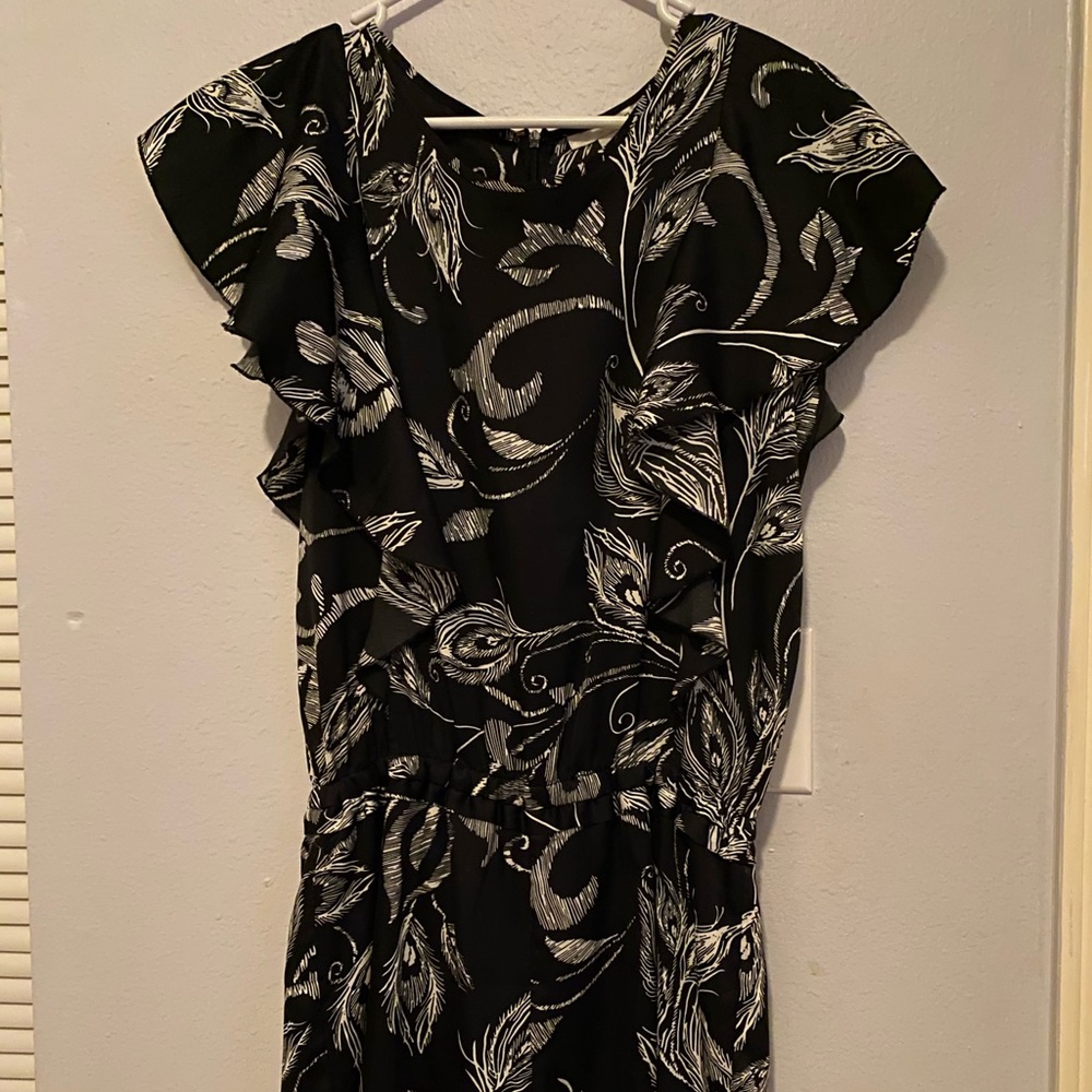 GREY FEATHER PATTERNED ROMPER